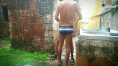 MiguellTrajano: Mein Nachbar spielt gerne mit mir im Garten