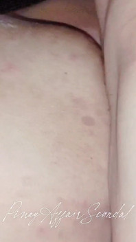 Киска Queefs заставляет ее капать с возбуждением
