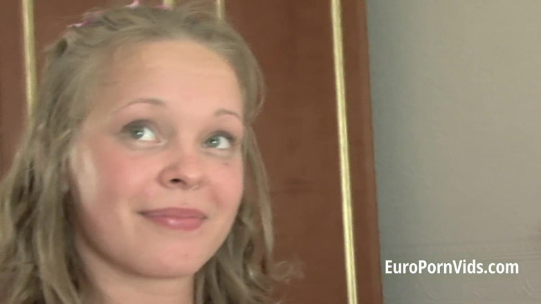 European fresh porn: Shy teen fucks with her classmate (no audio)