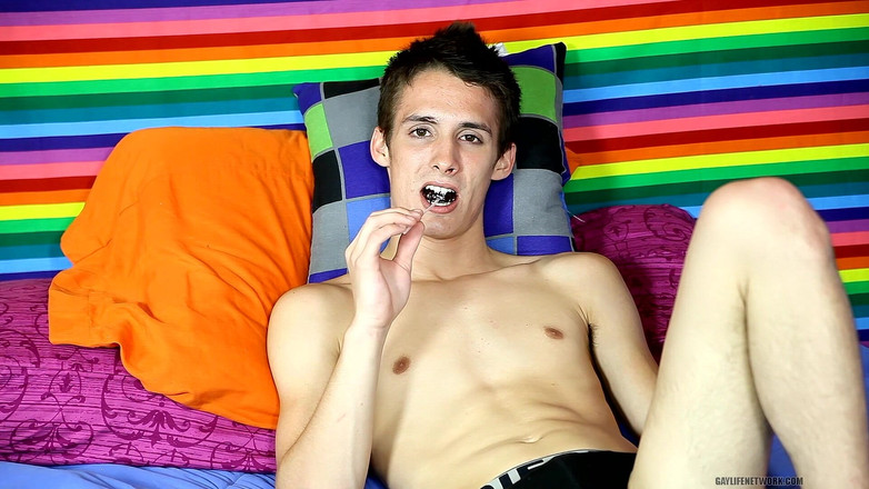 Lollipop Twinks: मनमोहक ट्विंक सिंह पेज शानदार साक्षात्कार देता है