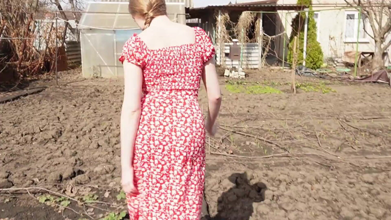 Arisha Mills: Came From the City and Fucked a Collective Farmer