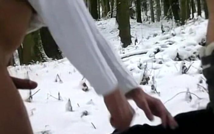 Homegrown Video: Capiati and Baby XXX Do an Outdoor Anal Creampie