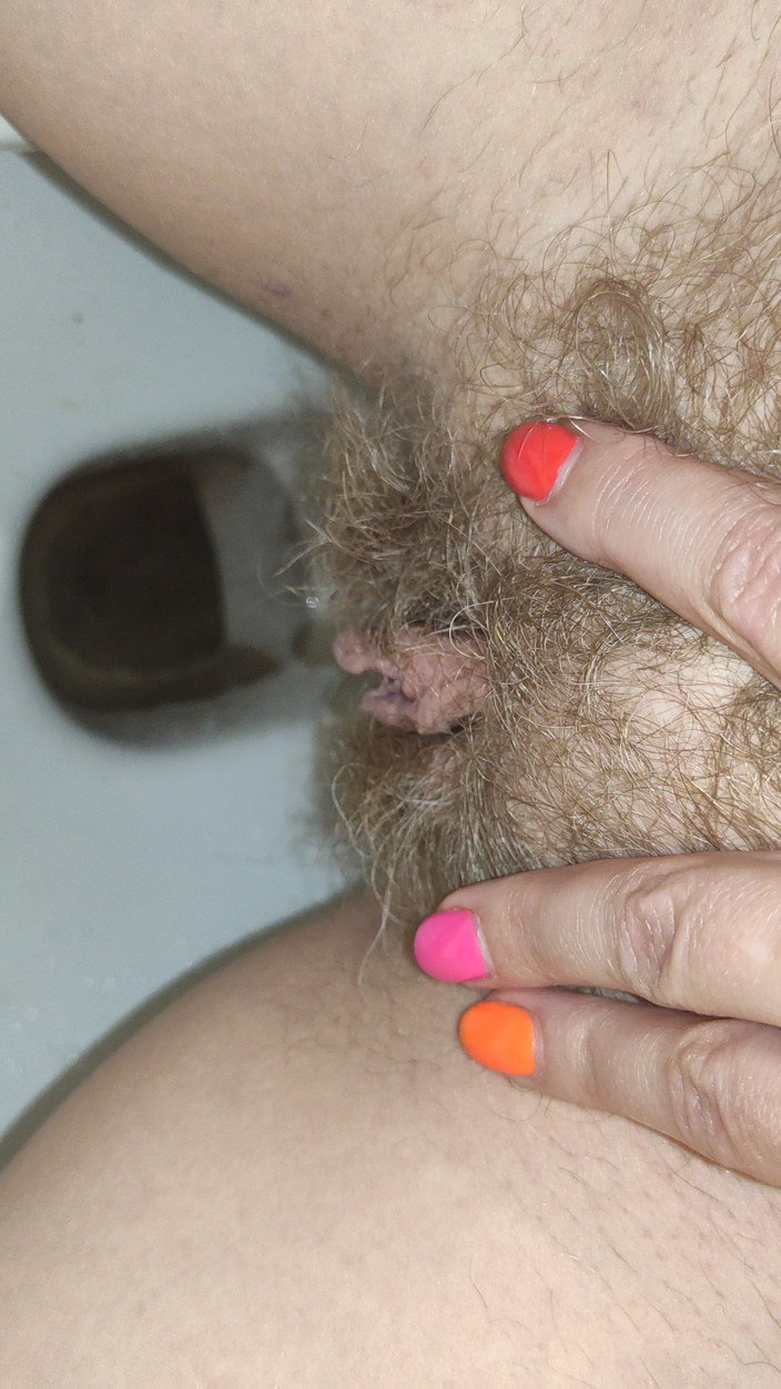Risky Hairy Couple: Pee Pee