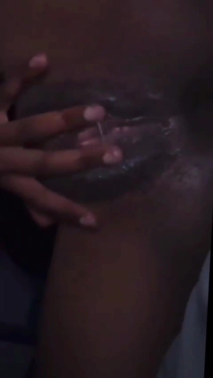 Freaky relatives: जमैका कमसिन चूत