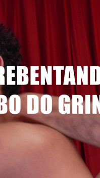 Gringo Haperde in De Barbershop En De Arrogante En Harige Gremista Zette Hem Om Te Zuigen En Vulde Zijn Kont Met Melk.