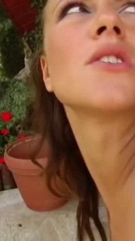 Gagică sexy cu țâțe mici - Gilda Roberts