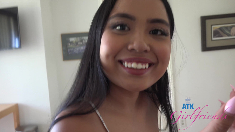 ATK Fans (Girlfriends): Luna kommt vorbei und macht dich mit ihren riesigen titten...