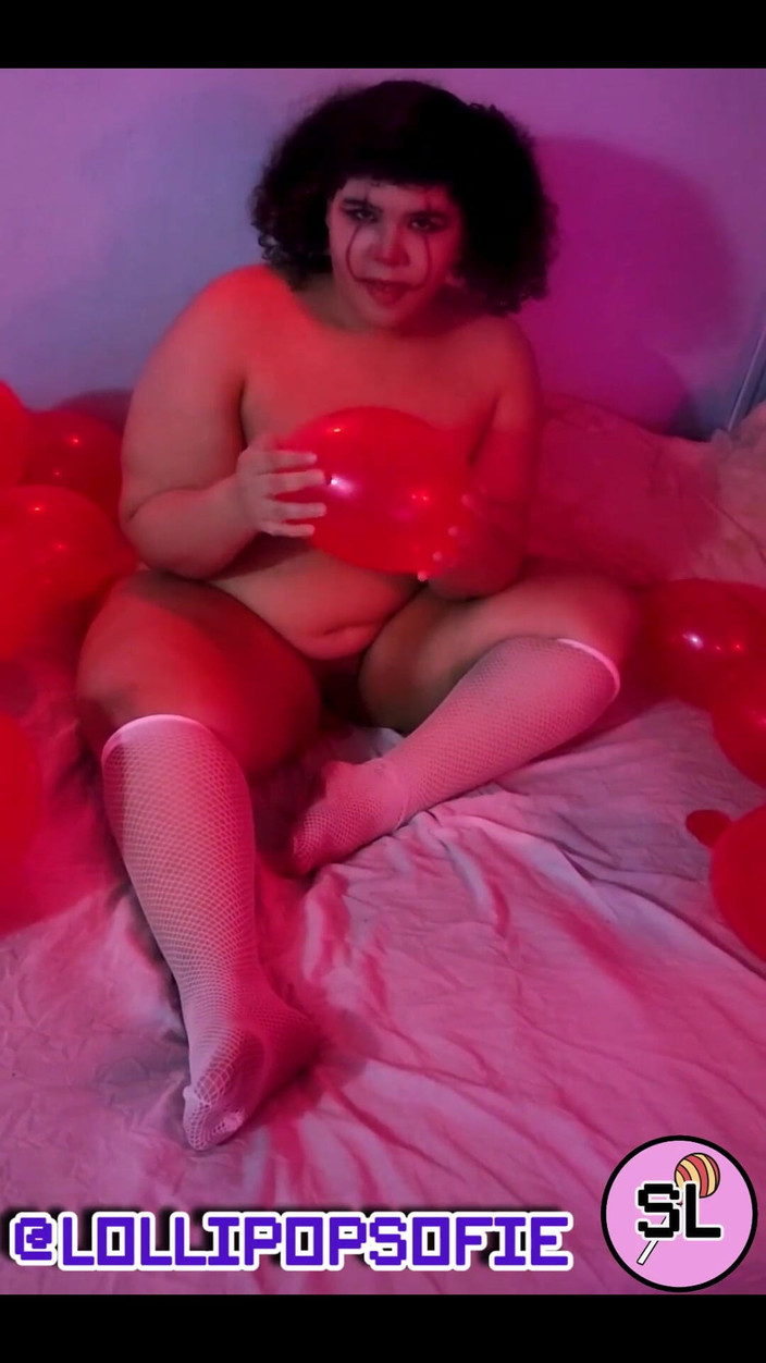 Sofie lollipop: Pennywise visar var han döljer ballongerna