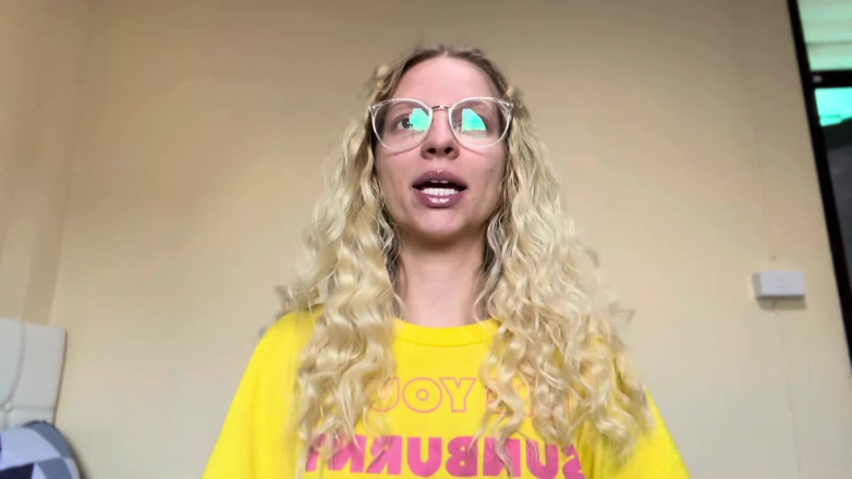 Goddess_Bella_Rae: Simplu truc pentru a face fiind efeminat atât de ușor!