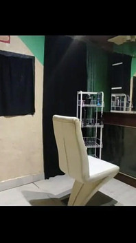 Îmi rad soțul și îi sug pula