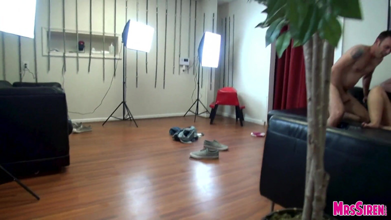 Siren XXX Studios: Hotwife fucked hard