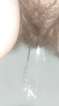 Pee Pissing in the Toilet