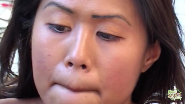 Magic Asian Pussy: รูเอเชียของเธอรองรับควยดำได้และทำให้แตกคาปาก