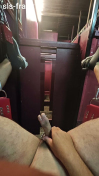 SLS-Frank v gay kino Frankfurt am Main Im Sling. Ukážu ti mě.