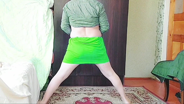 Kitty_Cross: Banci comel melaraskan sudut pandang kepala dengan Girly Giggle