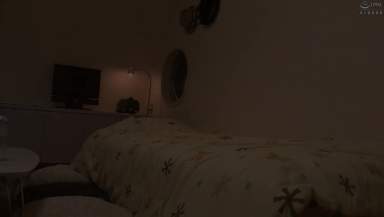 Vulture: Rakaman rahsia MILF matang dalam lima batangnya