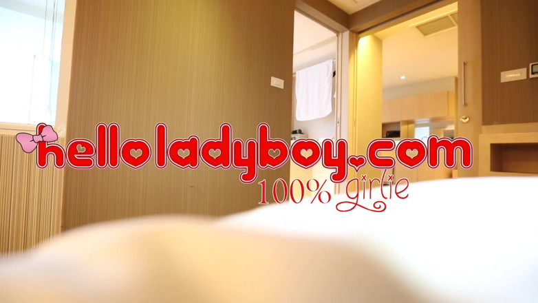 Hello Lady Boy: Magere Thaise ladyboy houdt van ruig