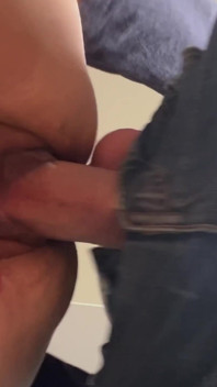 Ich Zeige Meinem Mann Meine Muschi Und Meinen Arsch Voller Sperma, Dann Fickt Er Mich Doppelt Mit Einem Dildo Und Spritzt Hinein