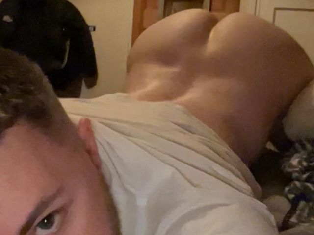 Twink Slut Shakes & Slaps Huge Ass (Slutty Harry)