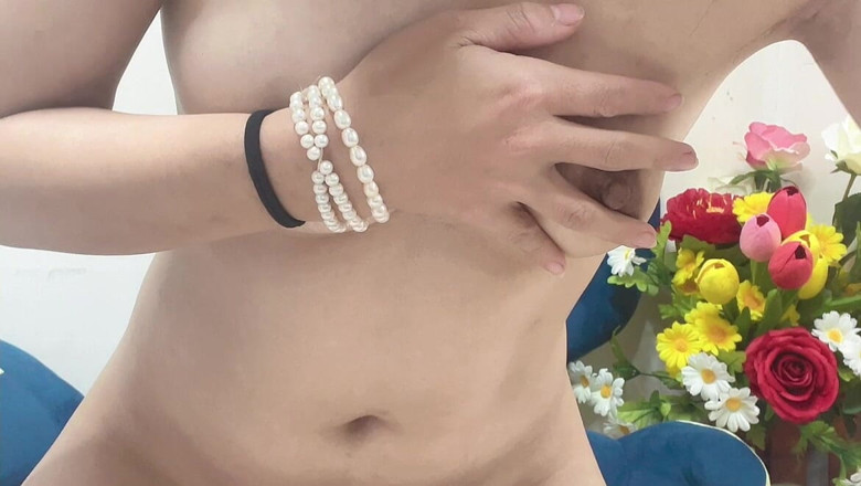 sweethanajapanese: La piccola hana carina succhia il cazzo poi scopa la...