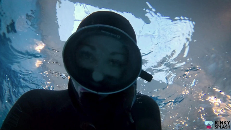 UKCuteGirl Lucy Lauren: Underwater Giantess Hunts &amp; Claims Her Tiny Prey