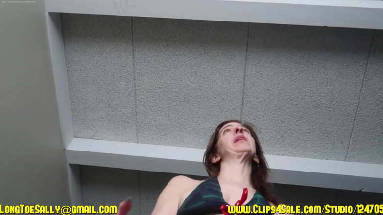 Long Toe Sally Big Buns: Tutti i cazzi contano poV1