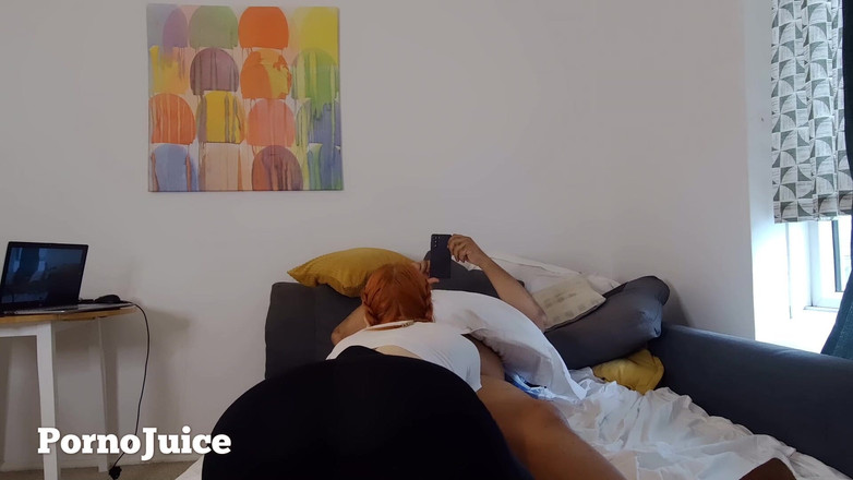 Cheeky UK girls: Bắn nước màu đỏ con cu đen bj trong ba chiều