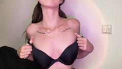 Emma Richter: 처음으로 젖탱이를 보여주는 - 당신을 위한 수줍은 십대!
