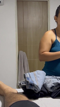 Mi Sucia Criada Tiene Un Culaso!