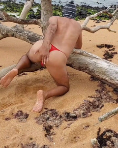 Ladysilvas: Ladysilva Que bunda gostosa de calcinha na praia