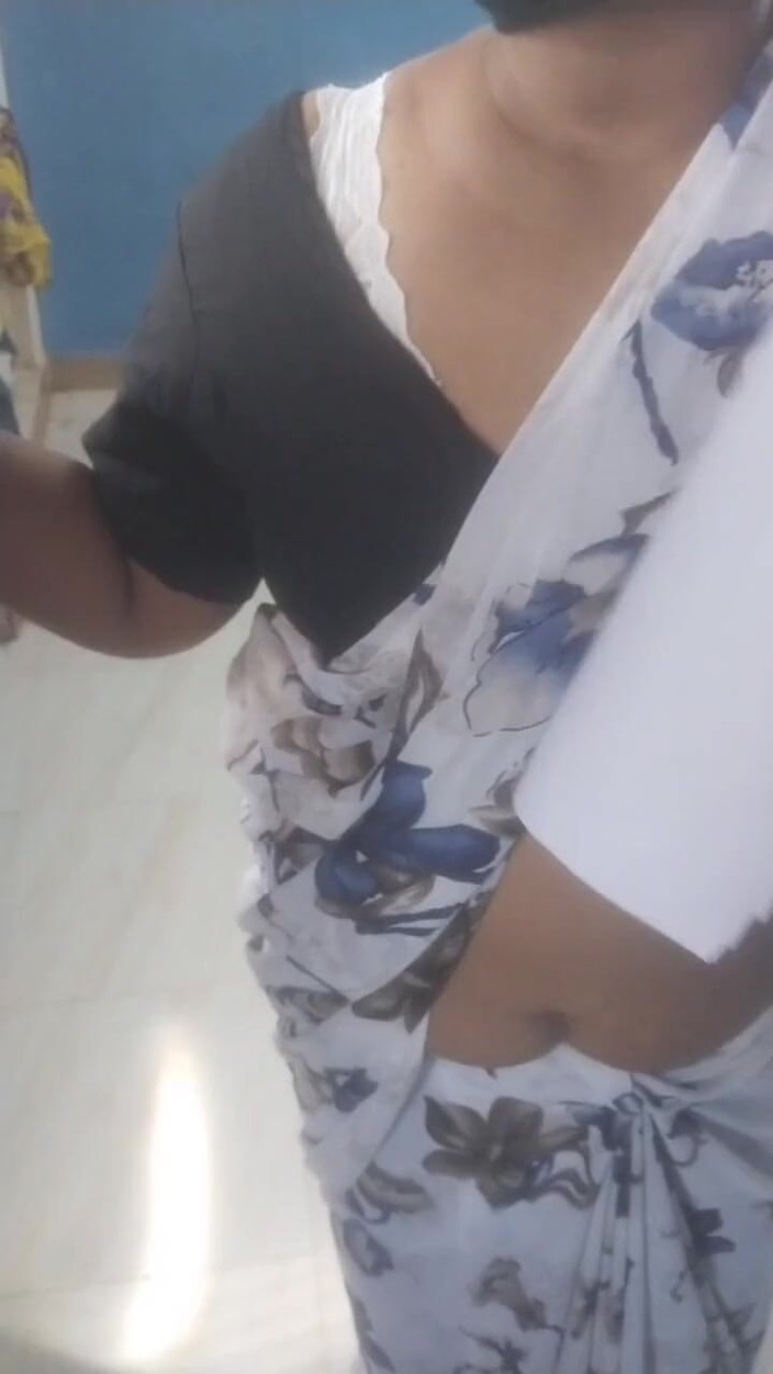 Tamil lesbian: Učitelka má sex s klukem pro Marka