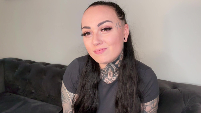 Miss Valentina: Za jej plecami