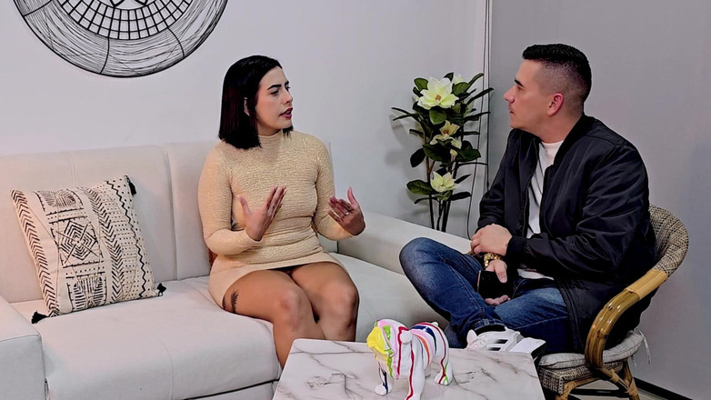 Jean Paul: 我工作压力大到家，我的胖女人用她的大屁股和她美味的阴户安慰我