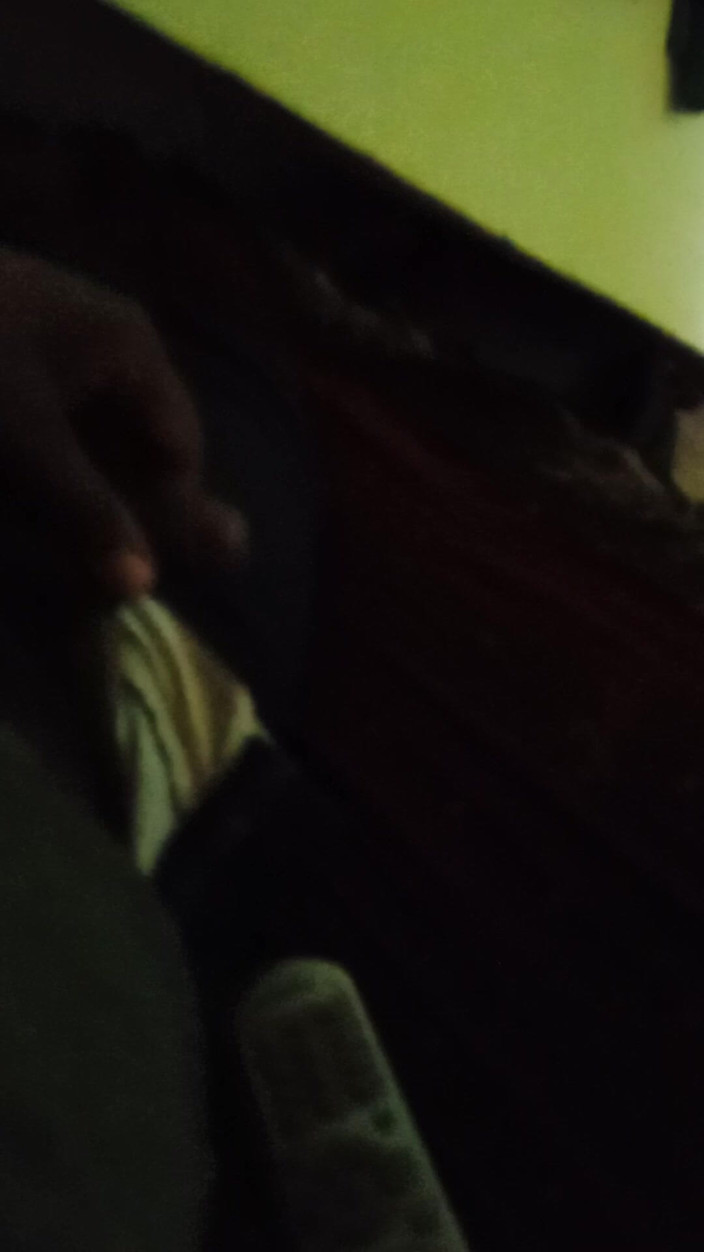 VYSYARAJU_NARENDRA: 彼のディックを示す黒人の男