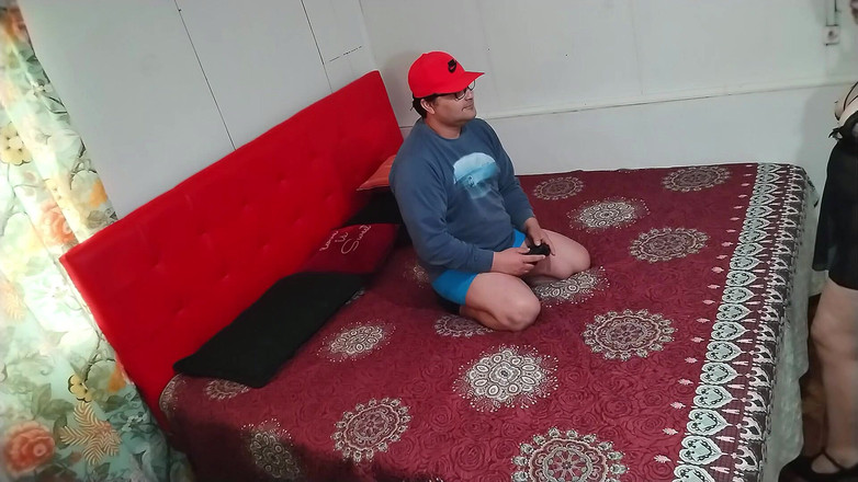 BBW Kelly Mom: Videogamer Fode a Gordinha Da Madrasta Que O Repreende