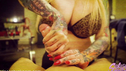 Sabrina Sabrok: Nový větší sexy tanec a mačkání s obrovskými prsy