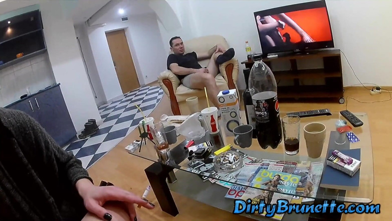 Dirty Brunette: Slutty wife smoke and suck the cock of visitor while...