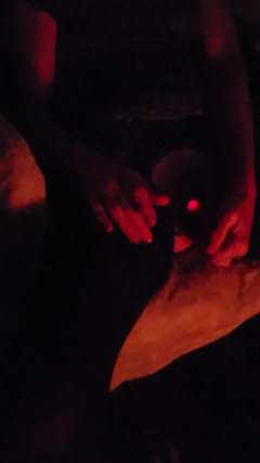 Goode Girl: Goode Girl genießt den abend, fingern und ficken am feuer...