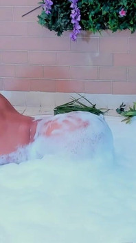 Foam Butt Shake