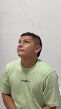 É assim que o sêmen é extraído com a boca e a bunda