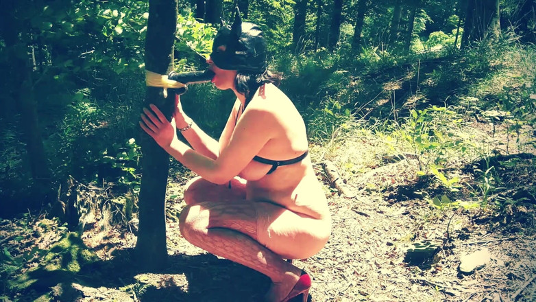 Toilet Mommy: Trening dziwki dildo