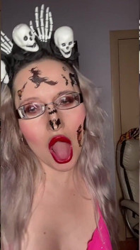 Goddesssglasses Gaze - mariquita obediencia asmr por findom goaldigger