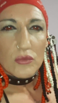 Tüm oyuncaklarımla sikişiyorum