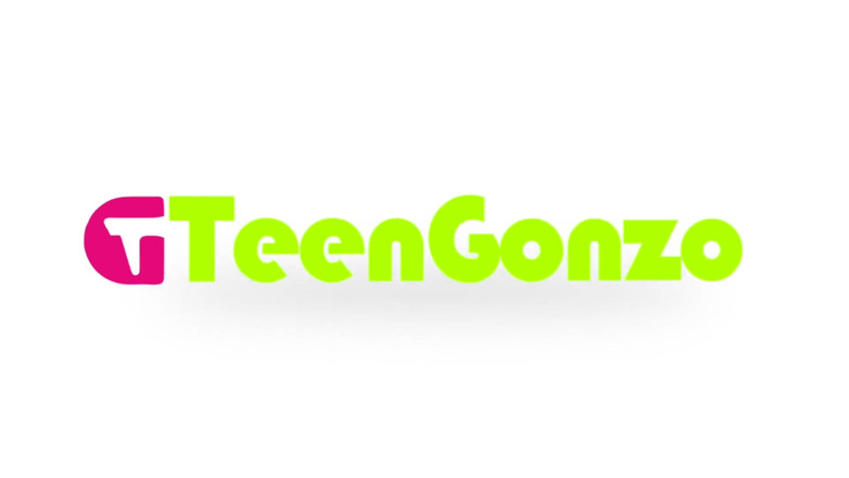 Gonzo Living: TEENGONZO - フェニックス・マリー、アベラ・デンジャー、アドリアナ・チェチク、カーター・クルーズの女の子同士乱交