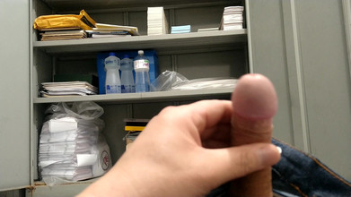 The silent one: Bersantai di Tempat Kerja