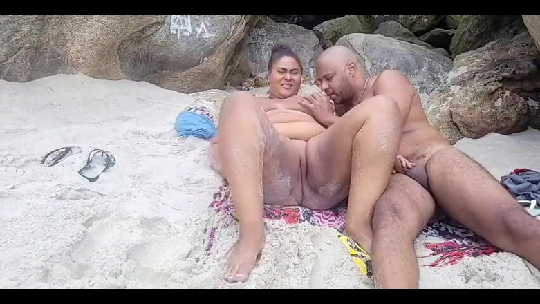 Jeanne Welsh: ビーチでのセックスは、水浴びる人たちが見ている中で最高だった