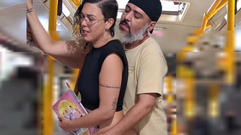 Gabi SweetCouplesStories: Sürtük öğrenci otobüste boşalıyor