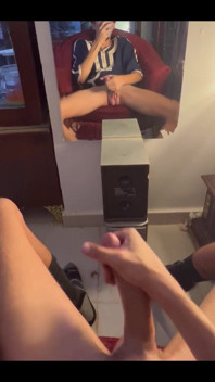 Besoin de quelqu’un avec du bon cou long comme des autruches 