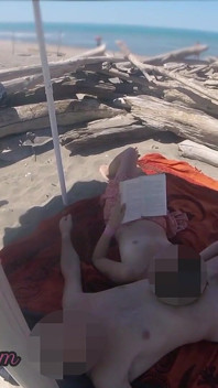 Risky Handjob on the Canary Beach Caught Reading a Book - Misscreamy