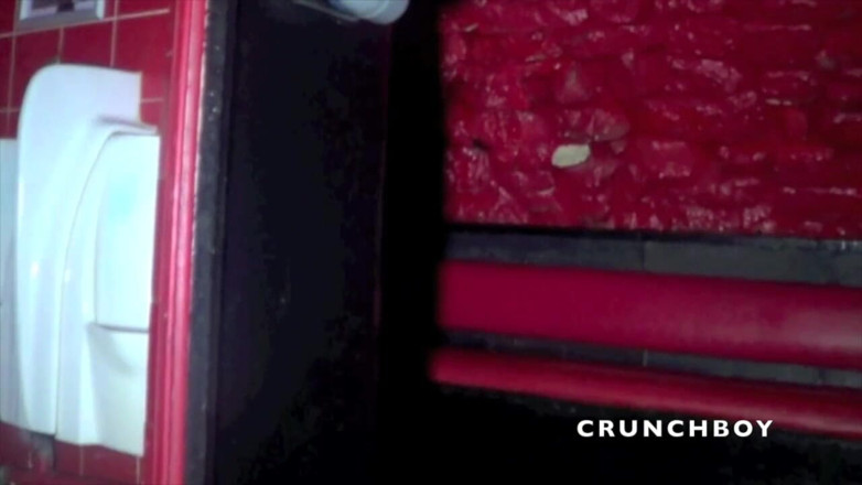 Crunch Boy: 화장실에서 섹스하는 섹시한 프랑스 트윈크